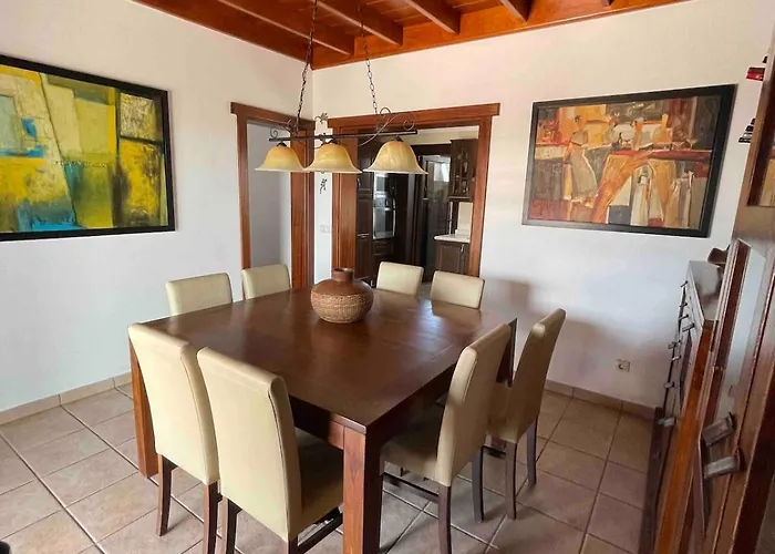 Muy Tranquila Con Piscina Privada