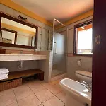 Muy Tranquila Con Piscina Privada *
