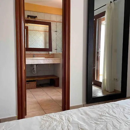 Muy Tranquila Con Piscina Privada 别墅