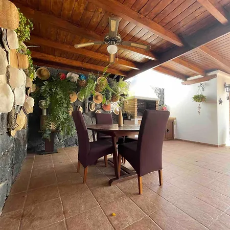 Muy Tranquila Con Piscina Privada 别墅