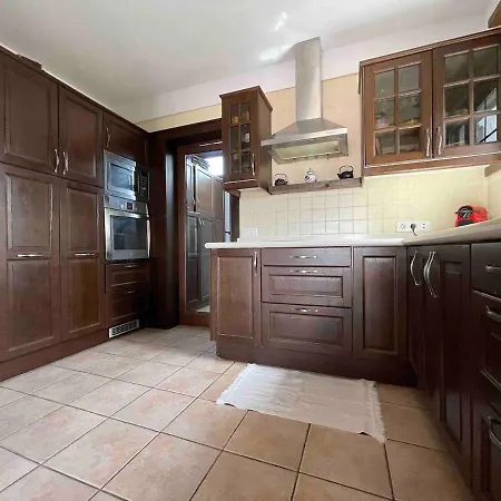 Muy Tranquila Con Piscina Privada