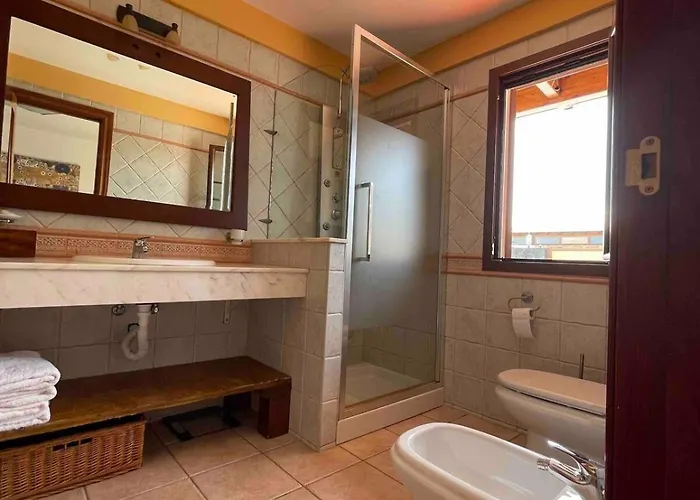 Muy Tranquila Con Piscina Privada *