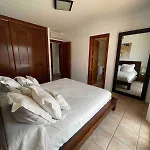 Muy Tranquila Con Piscina Privada *