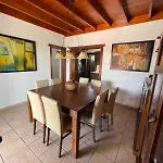Muy Tranquila Con Piscina Privada