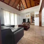 Muy Tranquila Con Piscina Privada