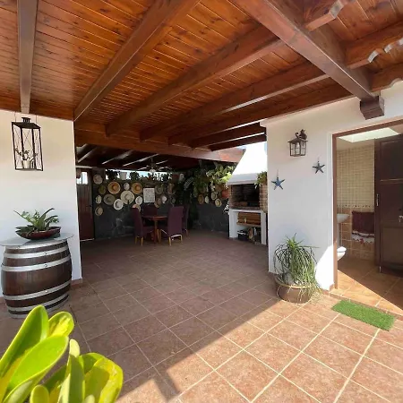 Muy Tranquila Con Piscina Privada Villa
