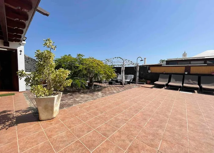 Muy Tranquila Con Piscina Privada *