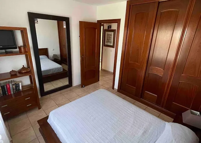 Muy Tranquila Con Piscina Privada *